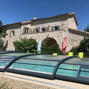Maison De Charme Avec Piscine Couverte Et 9000m2 Hébergement de vacances